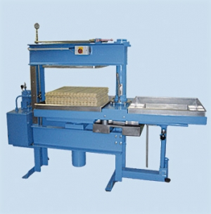 WH 65 oil-hydraulic swivelling packing press